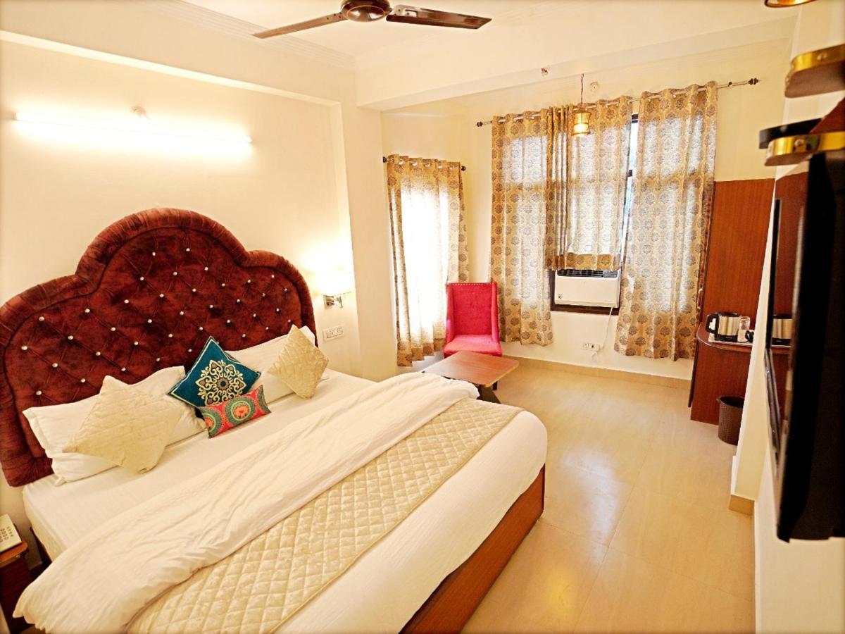 The Neeraj Palace Rishīkesh Exterior foto