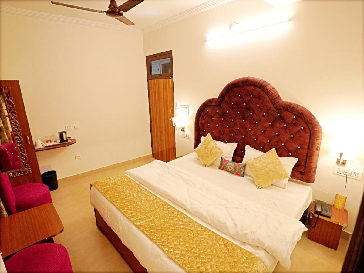 The Neeraj Palace Rishīkesh Exterior foto