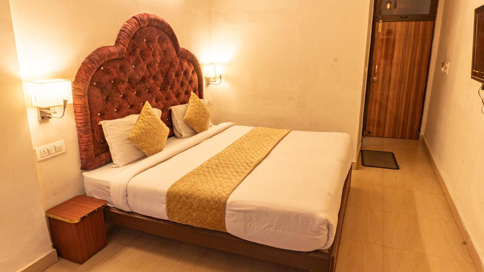 The Neeraj Palace Rishīkesh Exterior foto